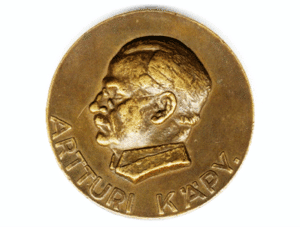 Artturi Kävyn kunniaksi lyöty mitali